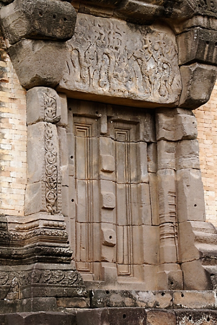 Prasat Sa Kamphaeng Yai-053